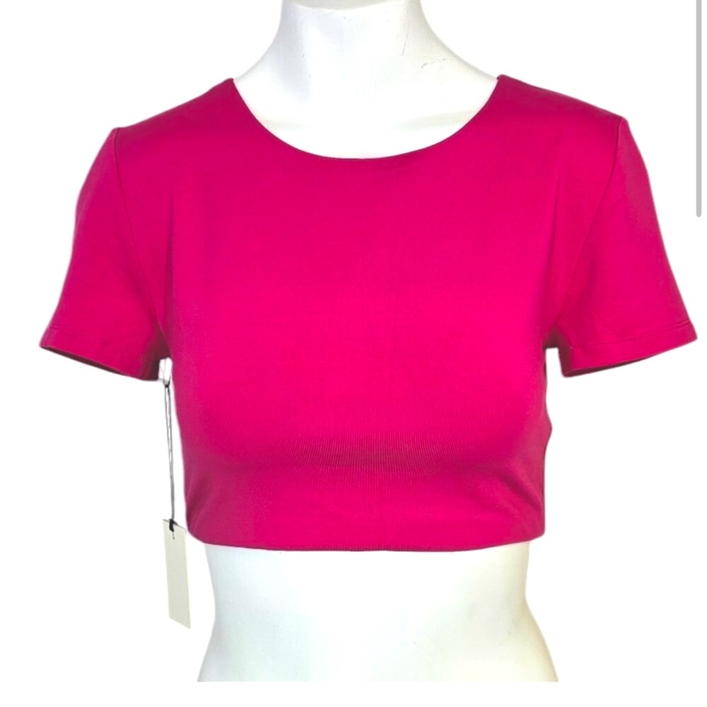 BNWT Aritzia Babaton Contour Super Cropped Pink T-Shirt, Size Medium